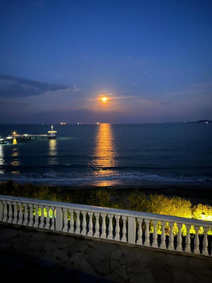Azzurro Premium Apartment On Bulevard Bogoridi Burgas Stad Buitenkant foto