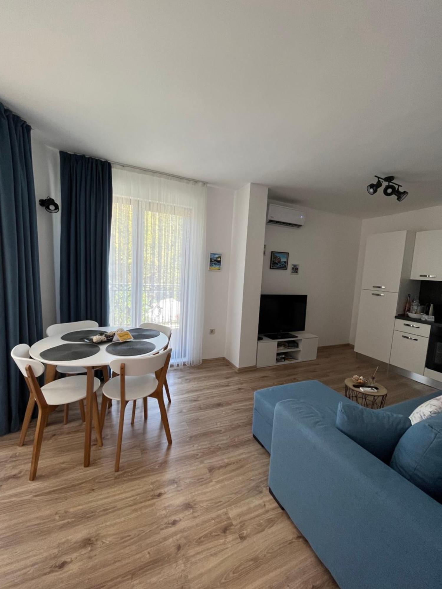 Azzurro Premium Apartment On Bulevard Bogoridi Burgas Stad Buitenkant foto